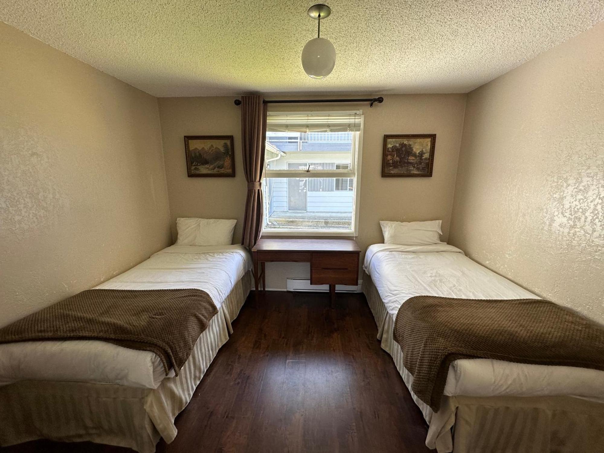 Island West Resort-Motel Уклуелет Екстериор снимка